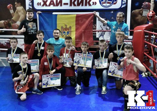Бойцы Федерации К-1 Молдовы и Федерации тайского бокса Муайтай Молдовы приняли участие в турнире по муайтай посвящённом Дню Защиты Детей,  который проходил в городе Херсон.